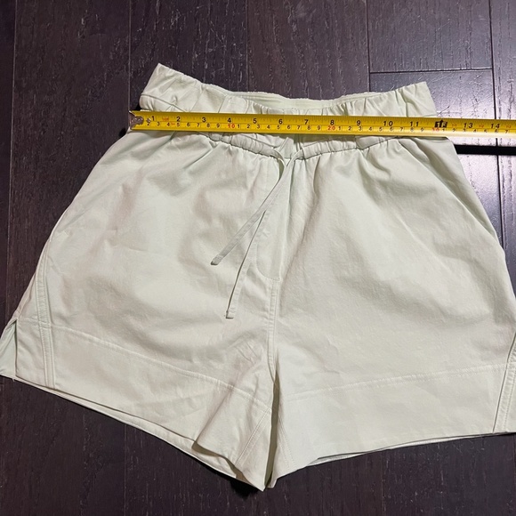 Lululemon Cinchable Waist High Rise WovenShort 3.5" Women Kohlrabi Green XXSMALL - Picture 2 of 6